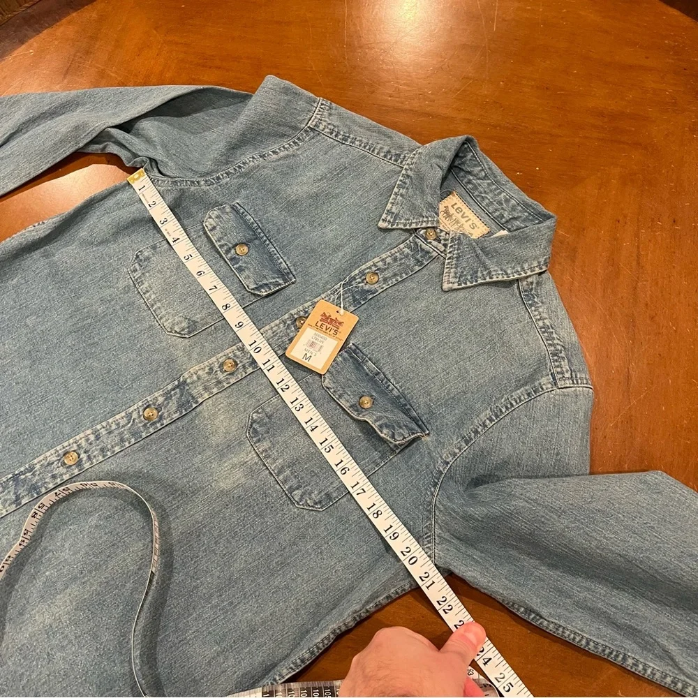 NWT Levi’s Men’s Denim Worker Long-Sleeve Button Down Shirt Light Blue Medium